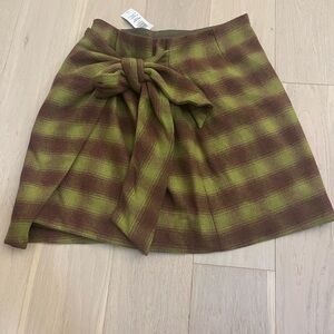 Aritzia wilfred front wrap skirt. Moss plaid color